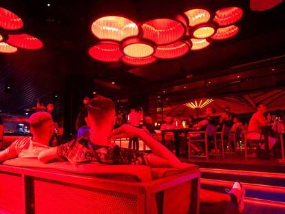 Una discoteca de Barcelona, poc després que acabès l'estat d'alarma.