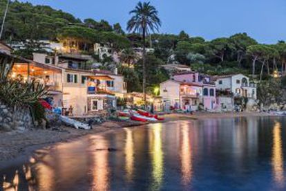 Playa del pueblo de Forno, en la isla de Elba (Italia).