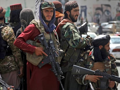 Los talibanes, fuertemente armados, patrullaban las calles de Kabul el pasado jueves.