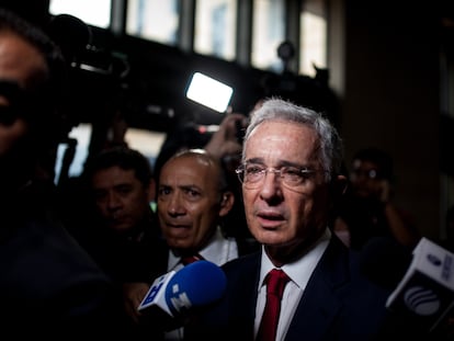 El expresidente Álvaro Uribe a su llegada a la Corte Suprema de Justicia en octubre de 2019, antes de renunciar al Senado.