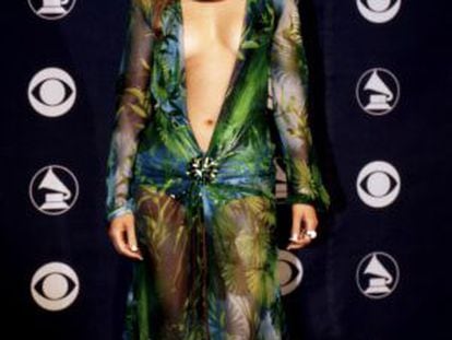 El modelo de Versace que llevó JLo en los Grammy de 2000.
