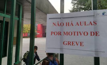El cierre de colegios públicos fue casi total en Portugal en el día de huelga general de la función pública.