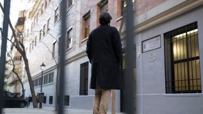 Una víctima de pederastia frente a su colegio, Maristas de Chamberí, Madrid.