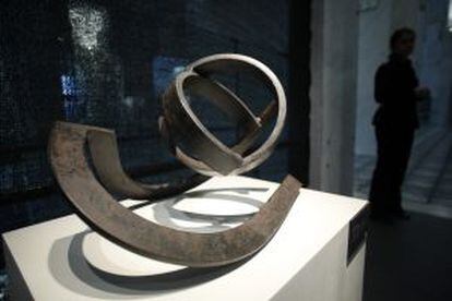La obra 'Conjunción dinámica de dos pares de elementos curvos y livianos' de Oteiza.