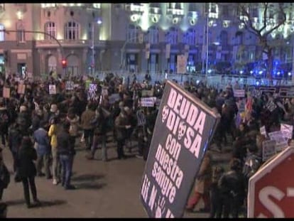 Varios centenares de personas acuden a una “marcha fúnebre” contra las cuentas