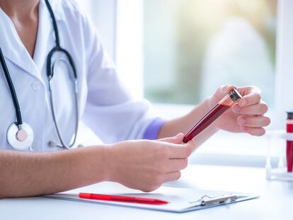 Impulsa tu perfil hacia el sector de Análisis Clínicos. Posibilidad de Créditos ECTS.