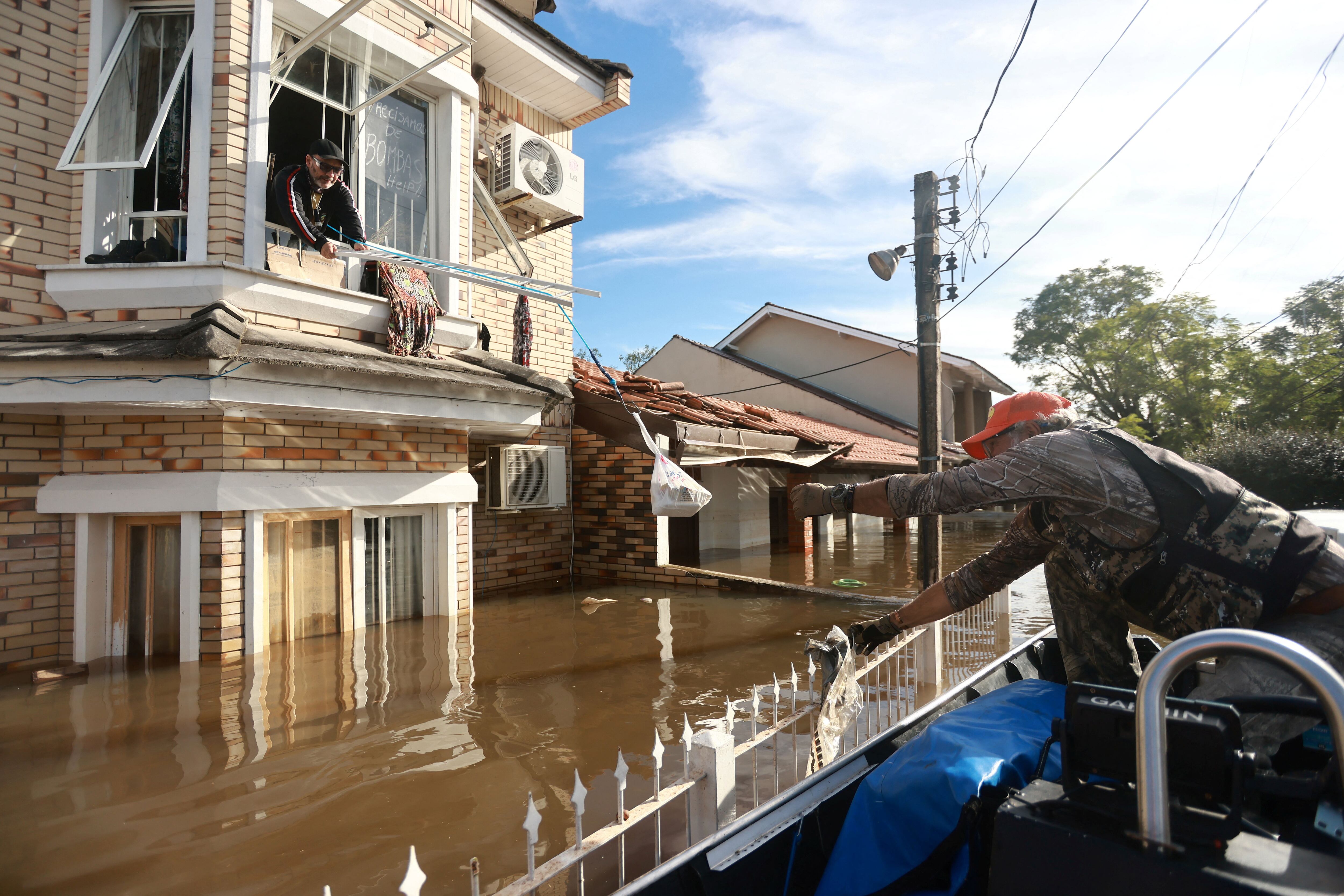 Lula crea un ministerio de la reconstrucción y anuncia ayudas para 200.000 familias afectadas por las inundaciones