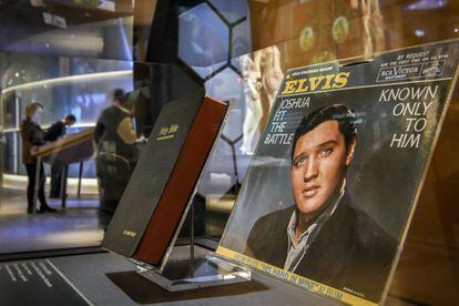 La biblia de Elvis Presley, en el nuevo museo de la Biblia de Washington (Estados Unidos).