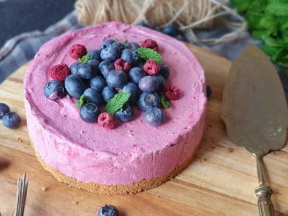 Tarta de frutos rojos sin horno