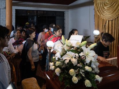 Velorio de Rosalino Flórez, fallecido a causa del impacto de 36 perdigones que disparó la Policia Nacional en Cuzco.