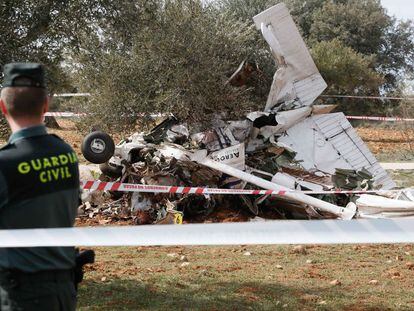 Estat en què ha quedat l'avioneta després de l'accident