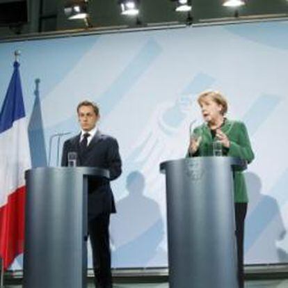 Merkel y Sarkozy, ayer tras la cumbre franco alemana en Berlín.