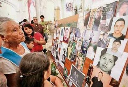 En 2014 se realizó una misa en Tala por los desaparecidos de la región. Las familias llevaron las fotos de sus seres queridos. Después, el sacerdote que la organizó recibió amenazas y tuvo que irse de Tala.