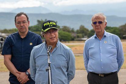 El presidente Gustavo Petro da una declaración luego de visitar corregimiento de San Luis, en Neiva, Huila.