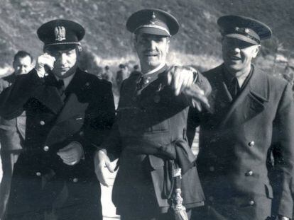 Tres militars durant la guerra.