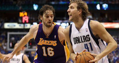 Pau Gasol en un partido contra los Dallas Mavericks.