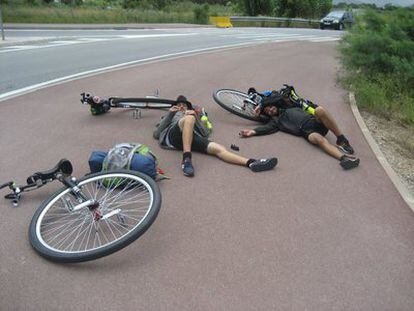 Un momento de descanso de los monociclistas.