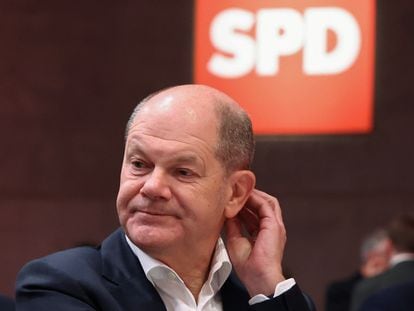El canciller alemán, Olaf Scholz, este viernes durante el primer día del congreso del SPD en Berlín.