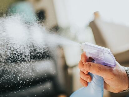 La mayoría de estos ambientadores se comercializan en formato espray. GETTY IMAGES.