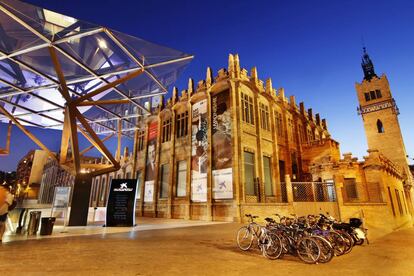 La antigua fábrica Casaramona, de Puig i Cadafalch, hoy sede de CaixaForum.