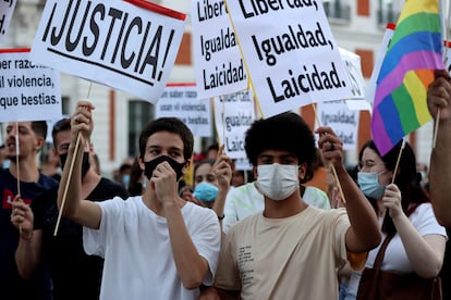 Protesta en la Puerta del Sol de Madrid contra la LGTBIfobia.