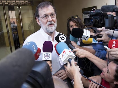Rajoy, ante el Registro de Santa Pola.