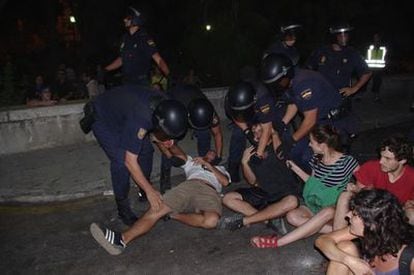 Desalojo de manifestantes del 15-M en Málaga