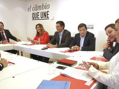 El secretario general del PSOE, Pedro S&aacute;nchez, se re&uacute;ne con los presidentes auton&oacute;micos socialistas.