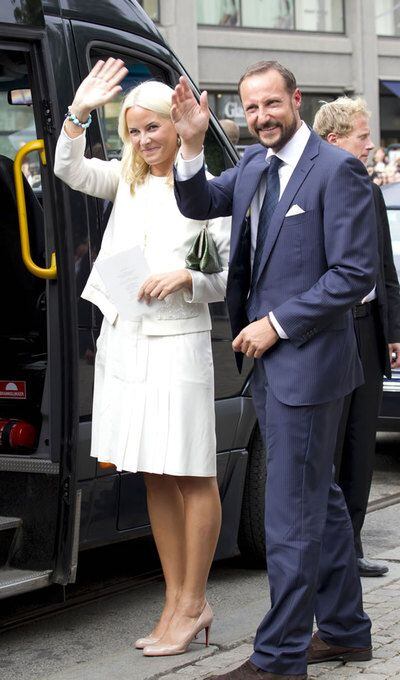 Los príncipes de Noruega, Hakoon y Mette Marit, en la celebración de su décimo aniversario en Oslo
