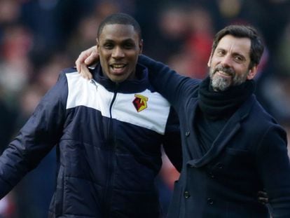 Quique Sanchez Flores (d) celebra junto a Ighalo el triunfo en la semifinal de la FA Cup ante el Arsenal.