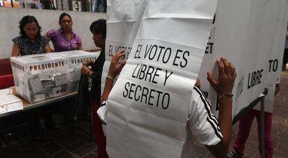 Votantes mexicanos durante las elecciones de 2012.