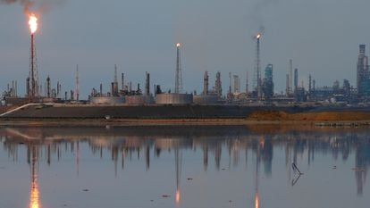Vista general de la refinería Amuay de PDVSA en Venezuela en noviembre de 2017.