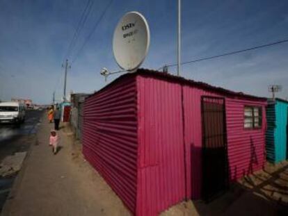 Una antena instalada en Sud&aacute;frica por Naspers.