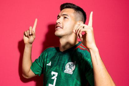 Cesar Montes, el número 3 del seleccionado nacional mexicano en Qatar.