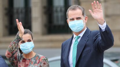 El rey Felipe VI y la reina Letizia, durante su visita este viernes en Bilbao.