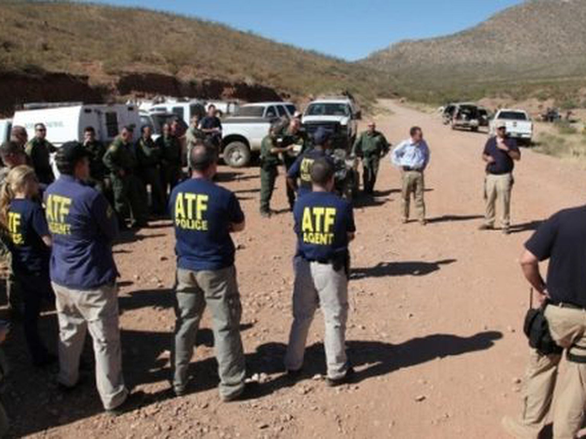 Contrabando de ropa usada de los Estados Unidos en la frontera EE