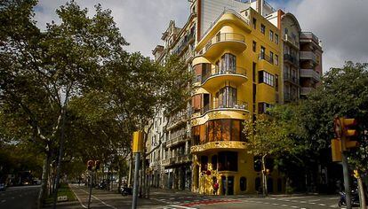 La Casa Planells de Jujol, en la Diagonal, esquina Sicilia, de Barcelona.