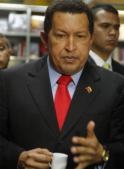 Hugo Chávez en la Casa del Libro en la Gran Vía de Madrid.