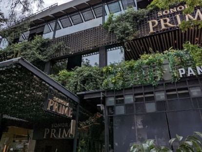 Exterior del restaurante Sonora Prime, en la calle Masaryk, en Ciudad de México.