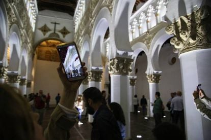 El interior de la sinagoga de Santa María La Blanca (Toledo), durante la celebración de la Noche del Patrimonio, en 2020.