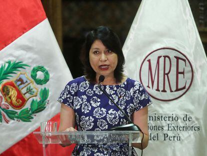 La excanciller peruana Ana Cecilia Gervasi, durante una conferencia de prensa.