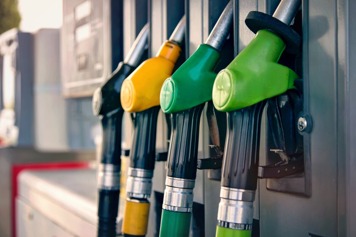 Los conductores ya pagan más por la gasolina que hace un año | Economía