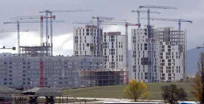 Edificios de viviendas en construcción