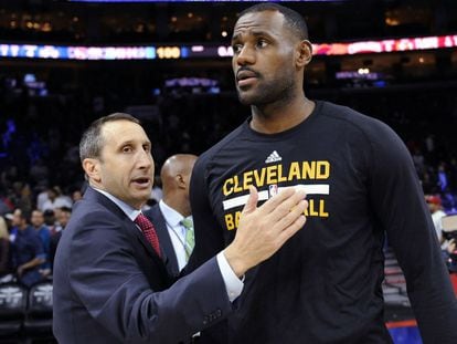 David Blatt y Lebron James.