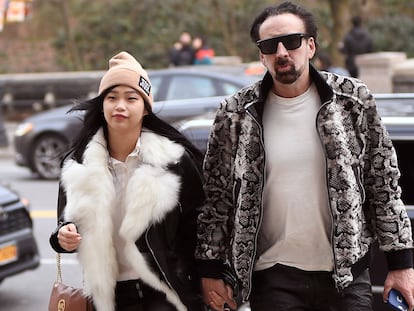 El actor Nicolas Cage y su novia, Riko Shibata, en Nueva York en marzo de 2020.