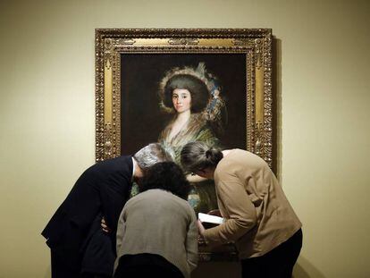 Montaje de la exposici&oacute;n con los tesoros de Budapest. Retrato de Goya a Manuela Camas y de las Heras, esposa de Cea Berm&uacute;dez (1793).