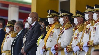 Jorge Rodríguez, presidente de la Asamblea, la vicepresidenta, Delcy Rodríguez, y el ministro de Defensa, Vladimir Padrino, durante el desfile del Día de la Independencia, en Caracas, el 5 de julio de 2022.