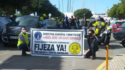 Un grupo de interinos y temporales despliega una pancarta para exigir "fijeza ya" contra la "temporalidad abusiva" en las administraciones públicas, en Palma.
EUROPA PRESS
14/03/2021