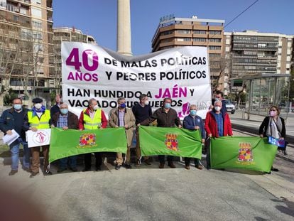 Plataformas ciudadanas de Jaén convocan una caravana a Despeñaperros contra el "maltrato político" a la provincia, en febrero.