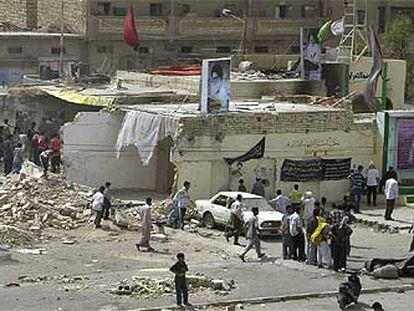 El cuartel general de Múqtada al Sáder en Bagdad, destrozado ayer durante el ataque estadounidense.